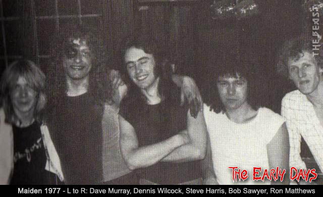 de izquierda a derecha : Dave Murray, Dennis Wilcock, Steve Harris, Bob Sawyer, Ron Matthews